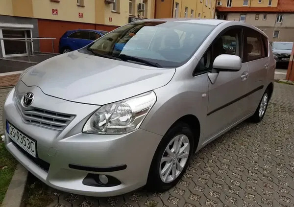 samochody osobowe Toyota Verso cena 29500 przebieg: 256480, rok produkcji 2010 z Słupsk